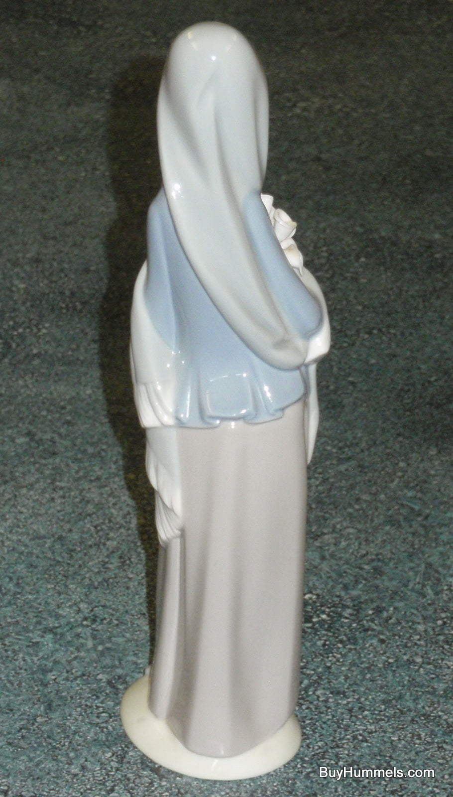 Lladro Collectible Figurine GIRL WITH CALLA LILIES FLOWERS #4650 - Made In Spain