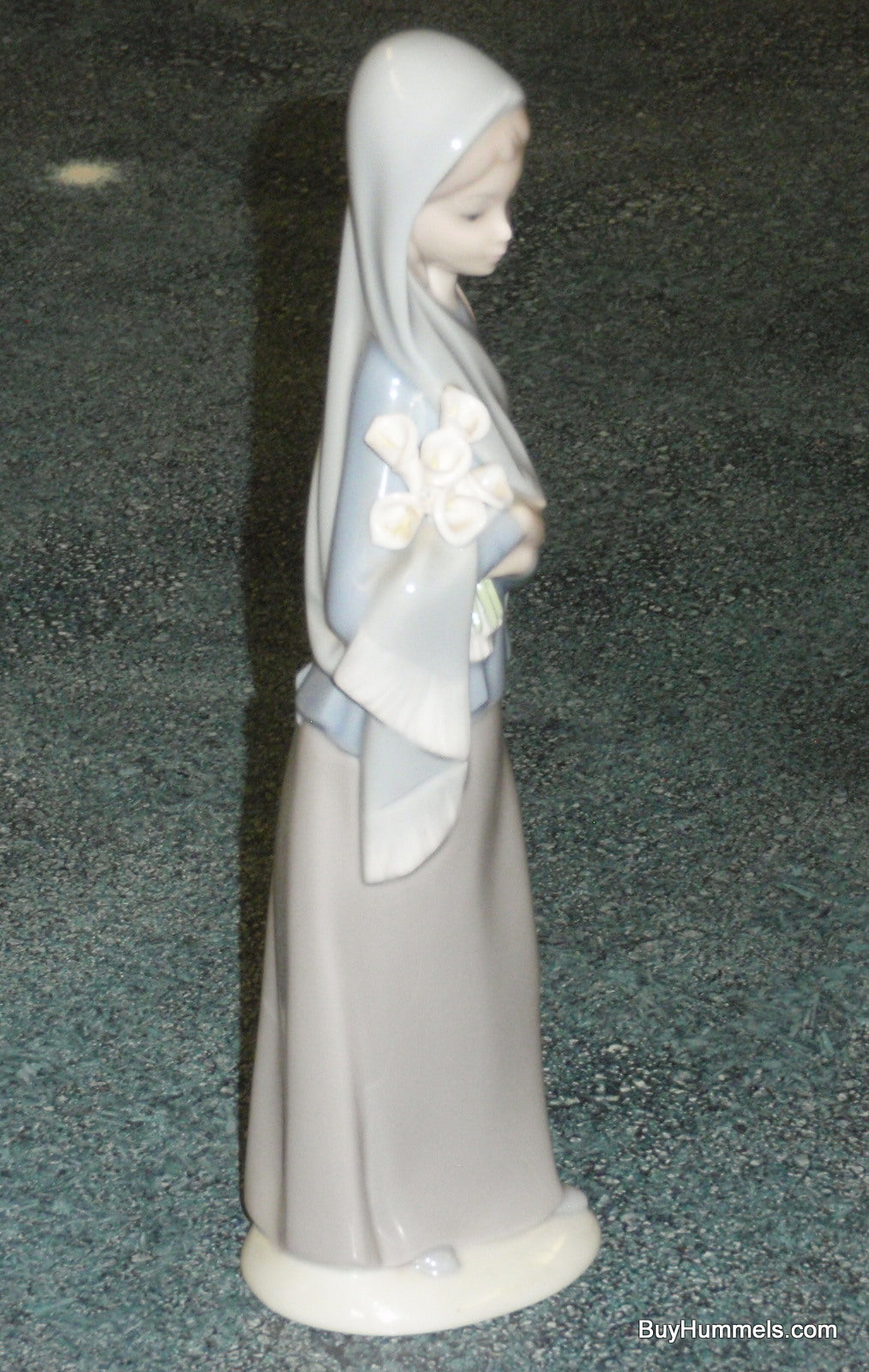 Lladro Collectible Figurine GIRL WITH CALLA LILIES FLOWERS #4650 - Made In Spain