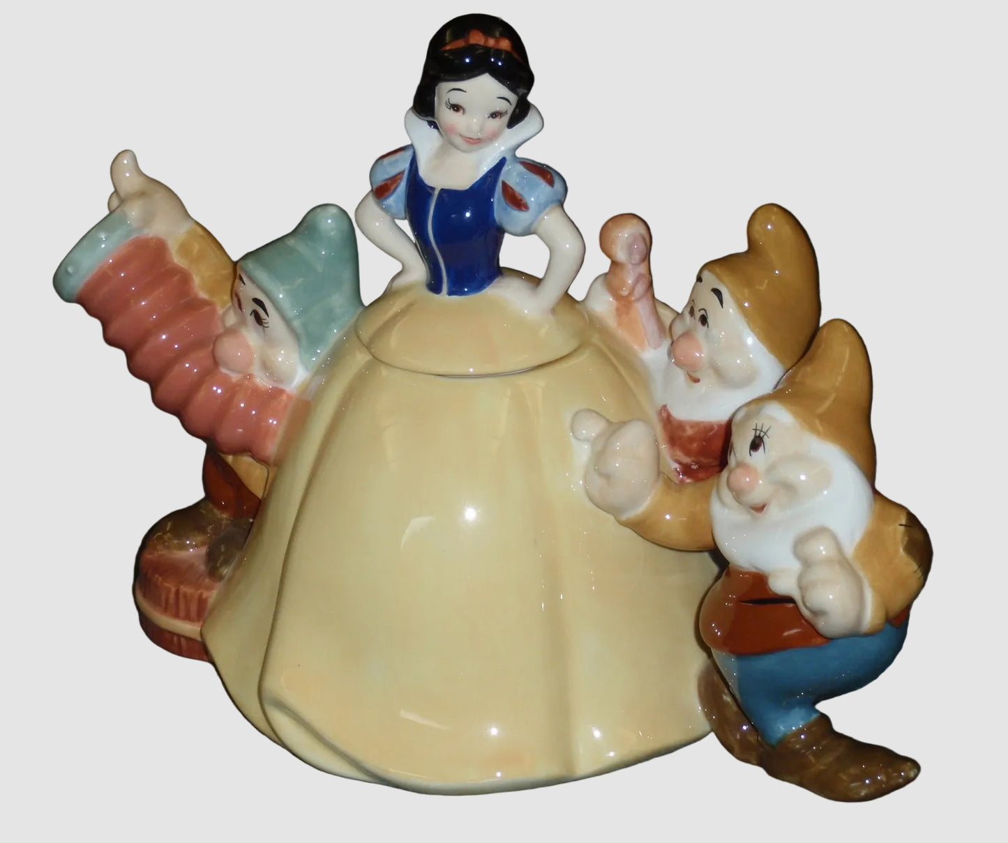 "Snow White & The Seven Dwarfs" Disney Store Sculpted Ceramic Teapot (9.5")