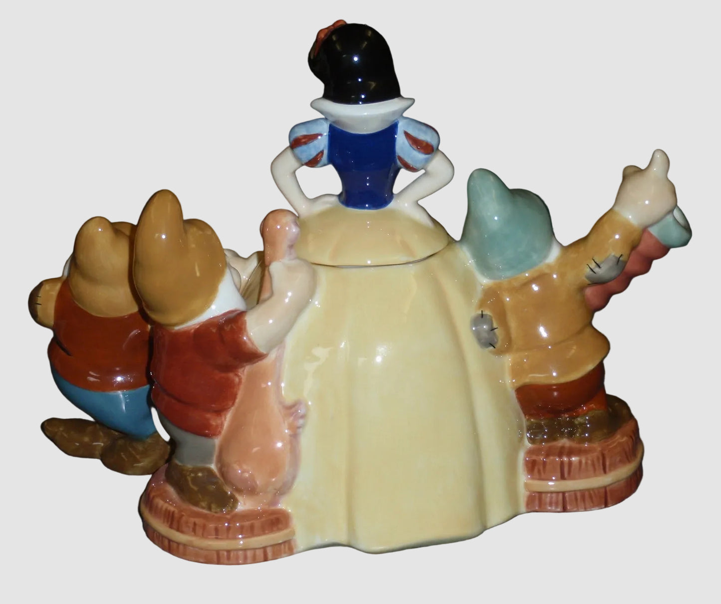 "Snow White & The Seven Dwarfs" Disney Store Sculpted Ceramic Teapot (9.5")