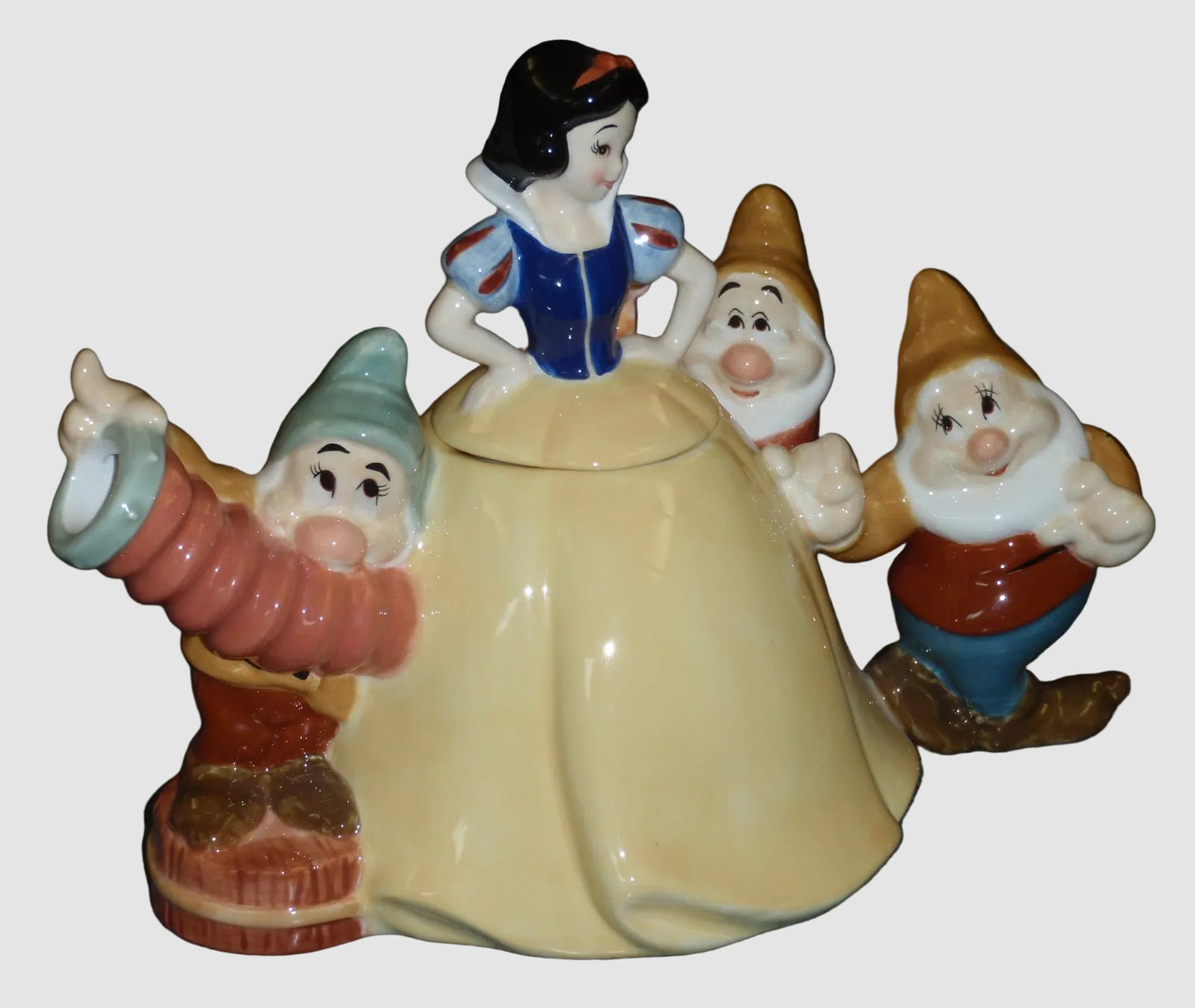 "Snow White & The Seven Dwarfs" Disney Store Sculpted Ceramic Teapot (9.5")