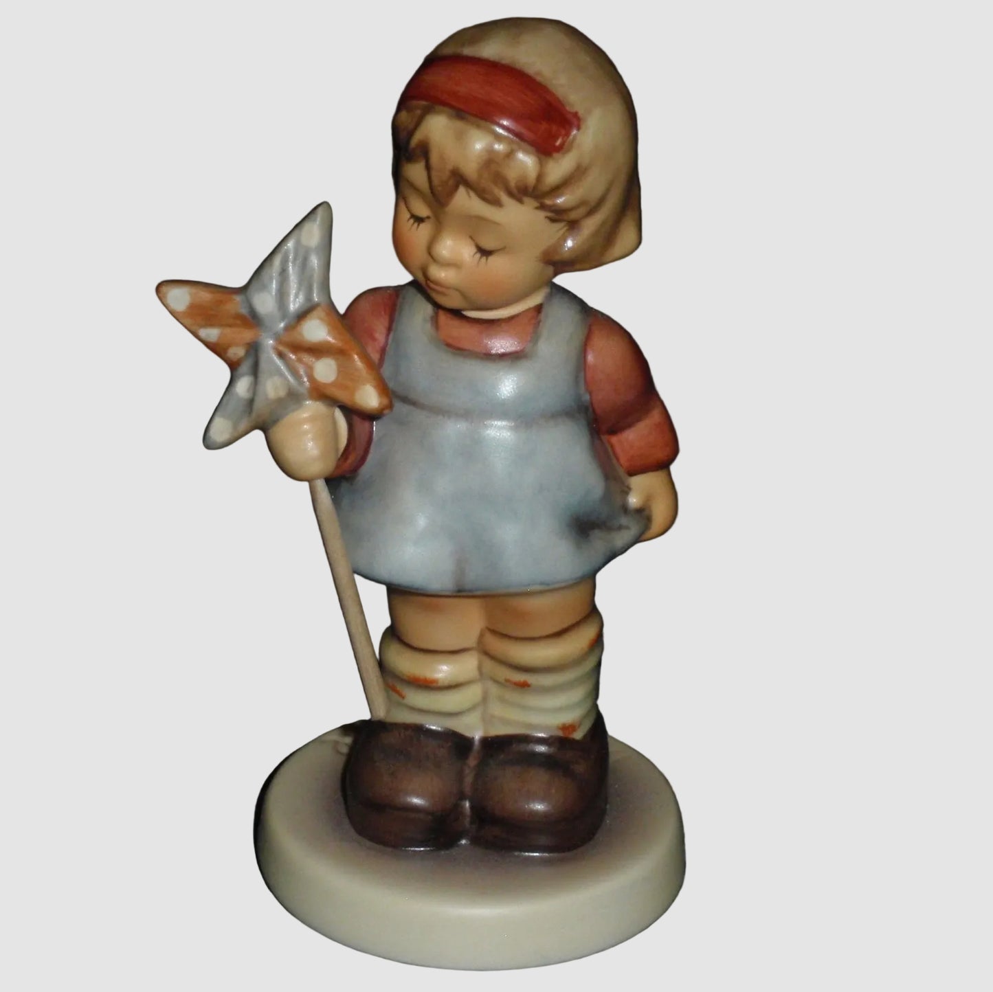 Goebel Hummel All By Myself Figurine 2079/A Selbst gebastelt Helmut Fischer Girl Pinwheel First Issue 2003 Vintage Germany Porcelain With Box