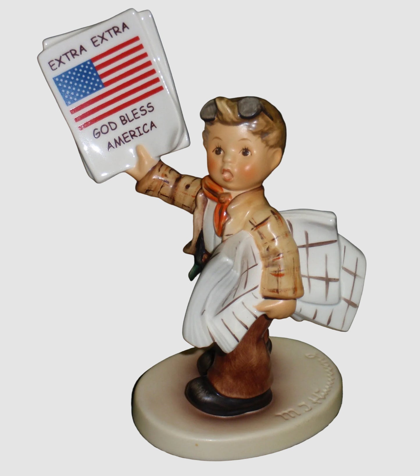 "Extra! Extra!" God Bless America Goebel Hummel Figurine #2113 - TMK-8 (5")