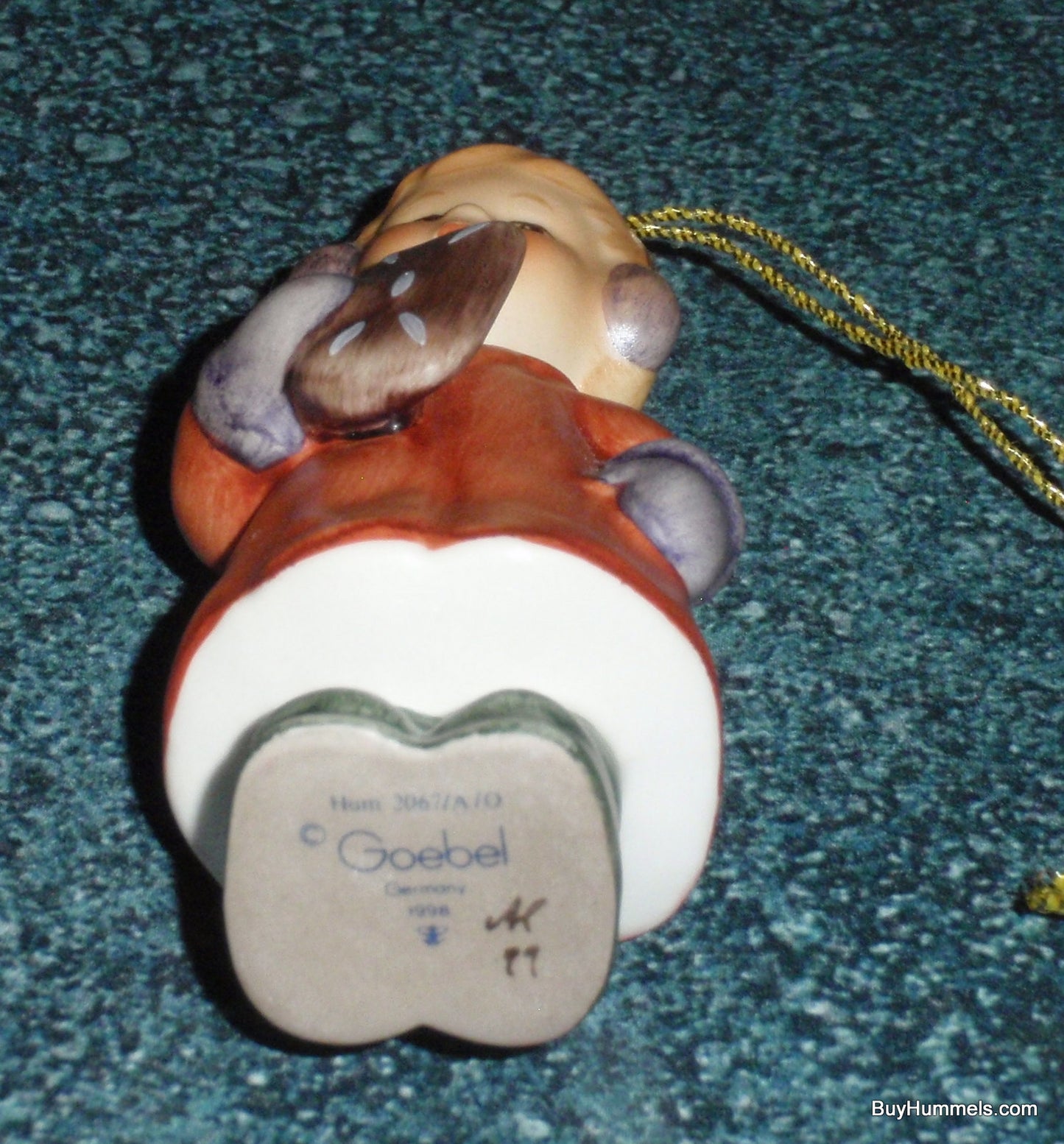 SWEET TREATS Goebel Hummel Collectible Figurine 2067/A/O Christmas Ornament 1998