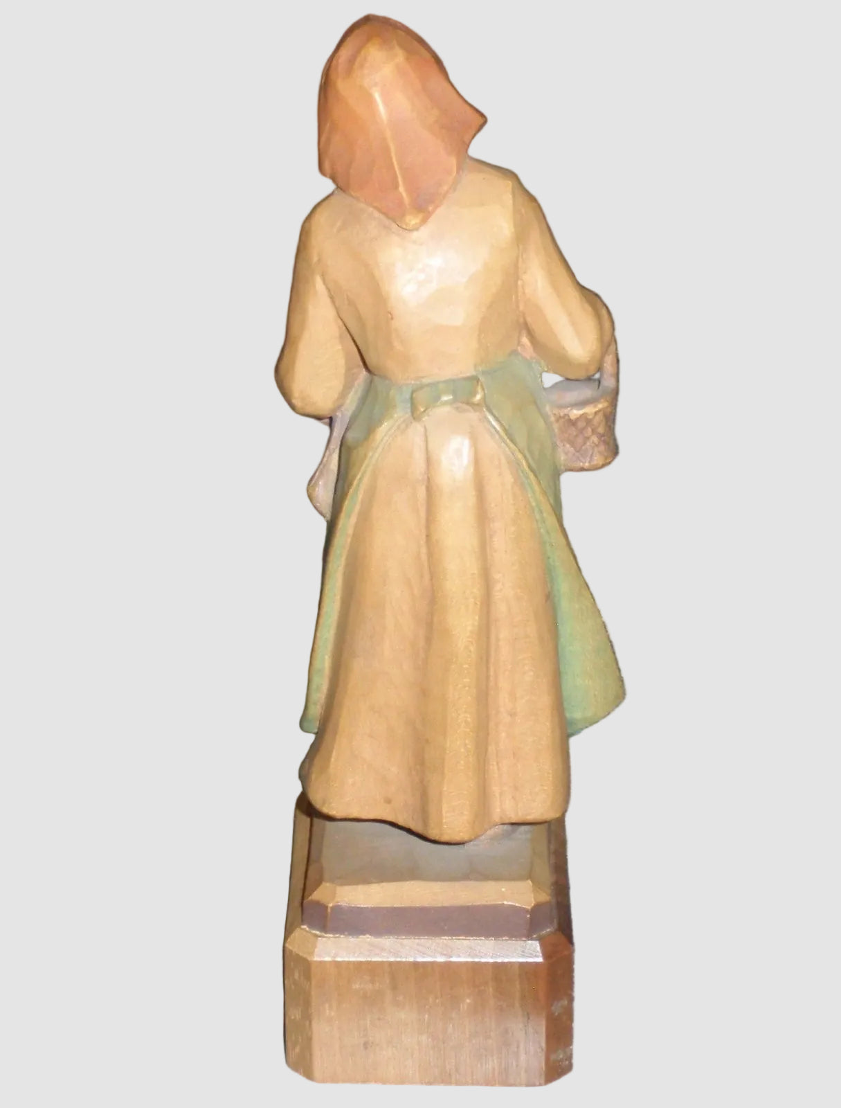 "Woman Knitting" ANRI Woodcarving Figurine #52220/20 - Signed Ulrich Bernardi (7")