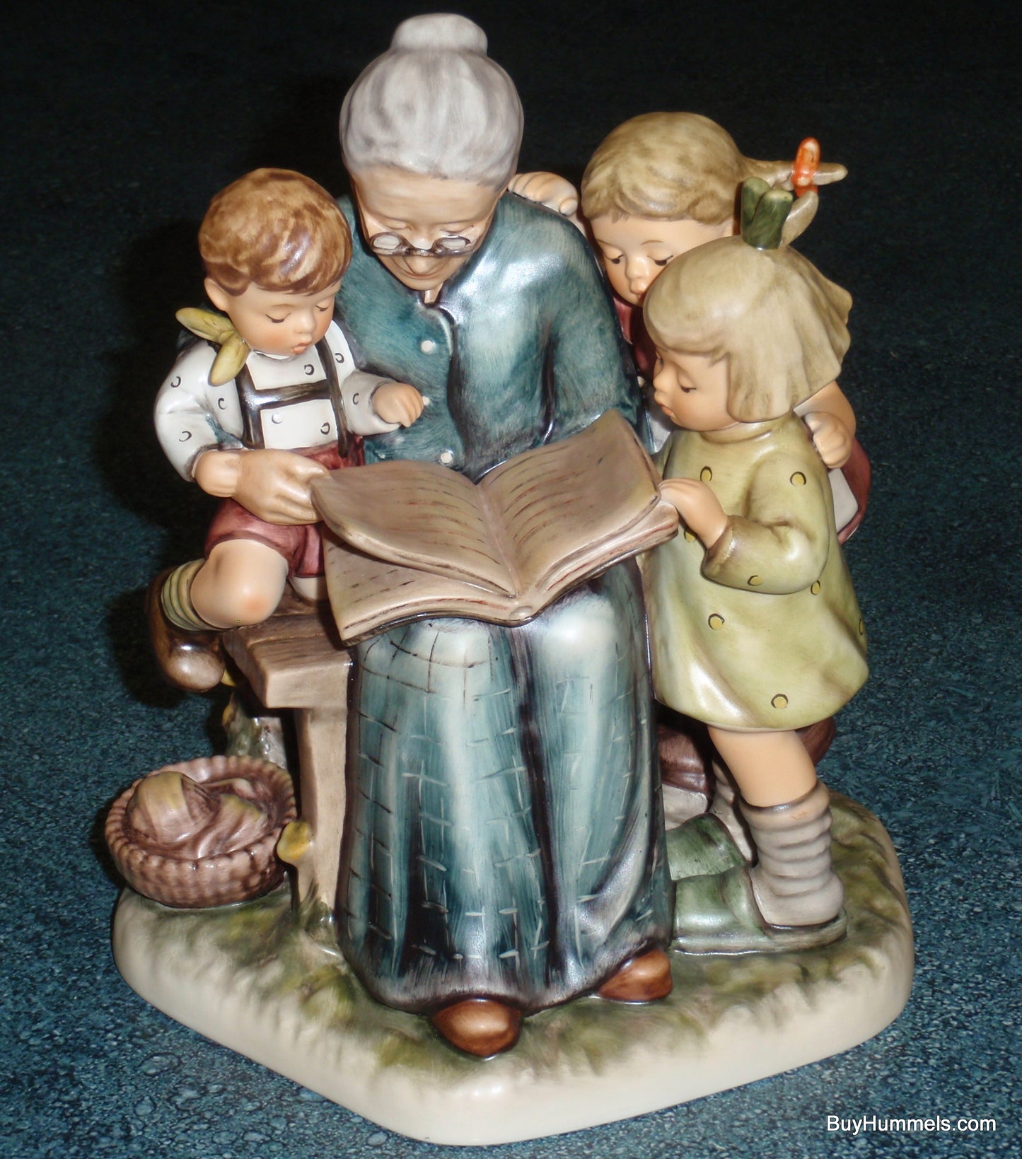 "A Story From Grandma" Hummel Figurine #620 - Grandma Reading To Grandchildren!