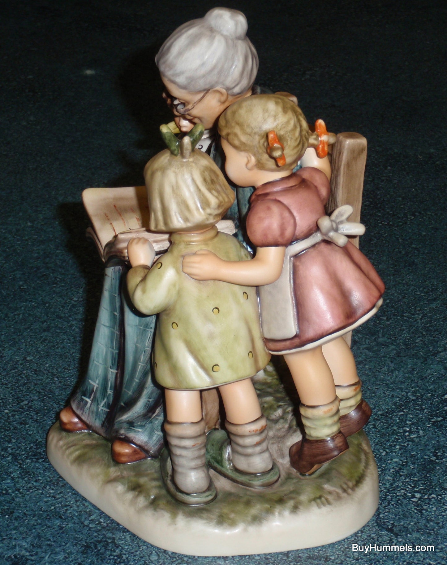 "A Story From Grandma" Hummel Figurine #620 - Grandma Reading To Grandchildren!