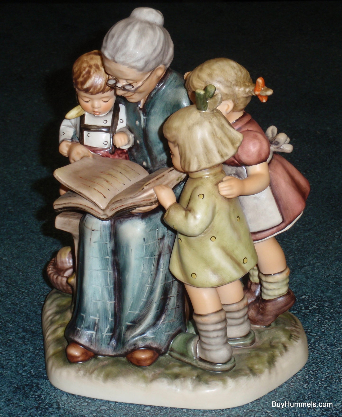 "A Story From Grandma" Hummel Figurine #620 - Grandma Reading To Grandchildren!