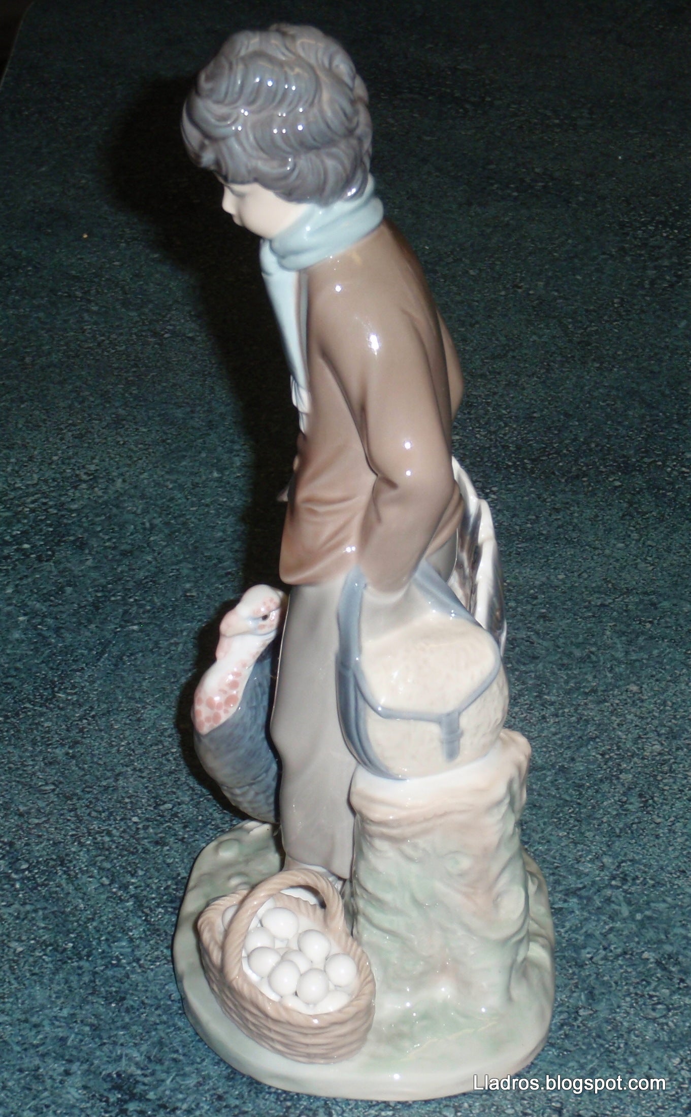 "Boy With Turkey" Lladro Figurine #1276 Boy With Basket Of Eggs