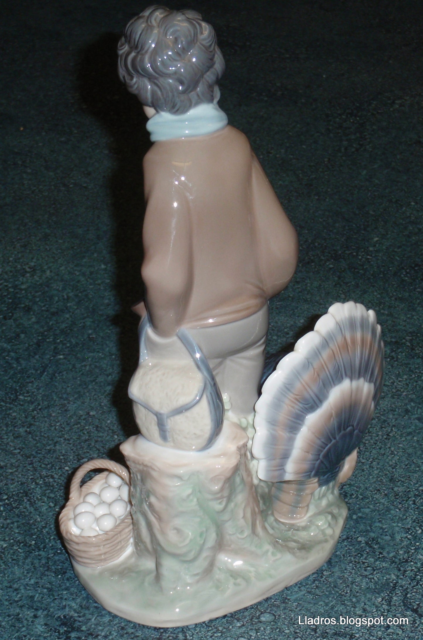 "Boy With Turkey" Lladro Figurine #1276 Boy With Basket Of Eggs