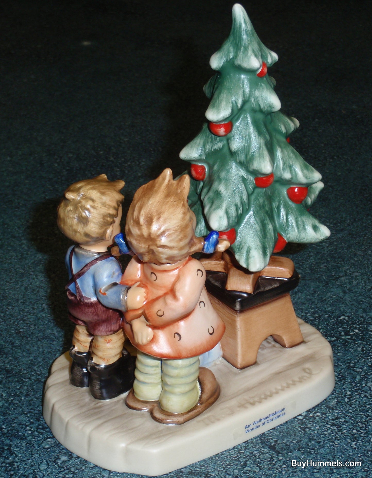 "Wonder Of Christmas" Goebel Hummel Figurine #2015 - CHRISTMAS GIFT!