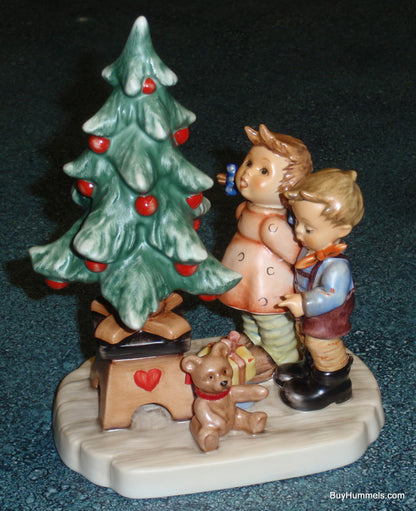 "Wonder Of Christmas" Goebel Hummel Figurine #2015 - CHRISTMAS GIFT!