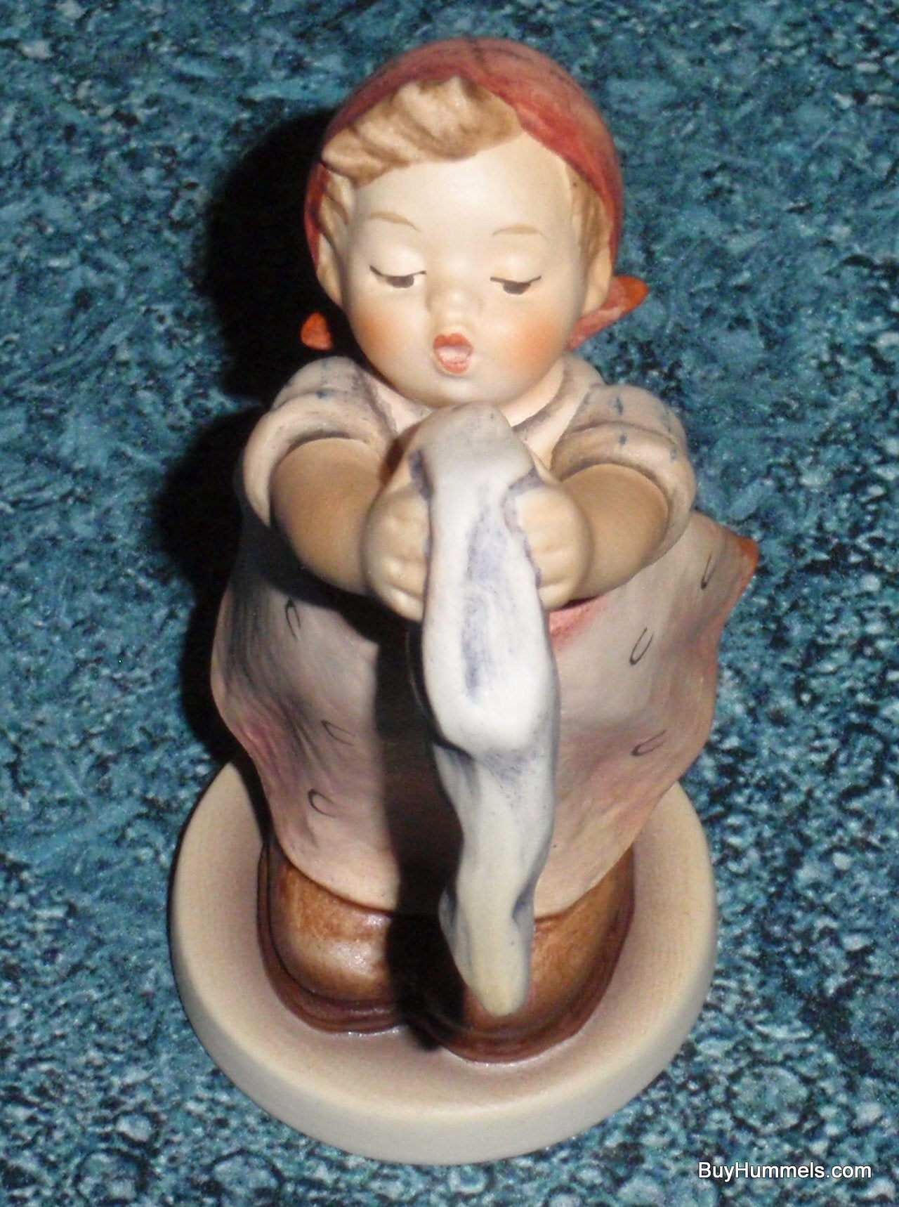 "Wash Day" Goebel Hummel Figurine #321/4/0 - Girl Hanging Clothes - Collectible Gift!