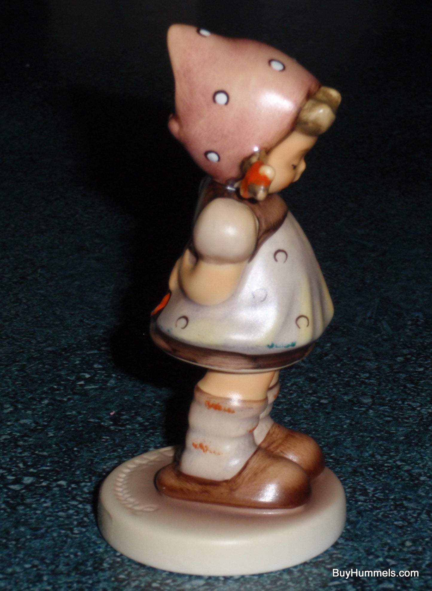 "Pretty Please" Goebel Hummel Figurine #489 - Girl with Flower (3.5")