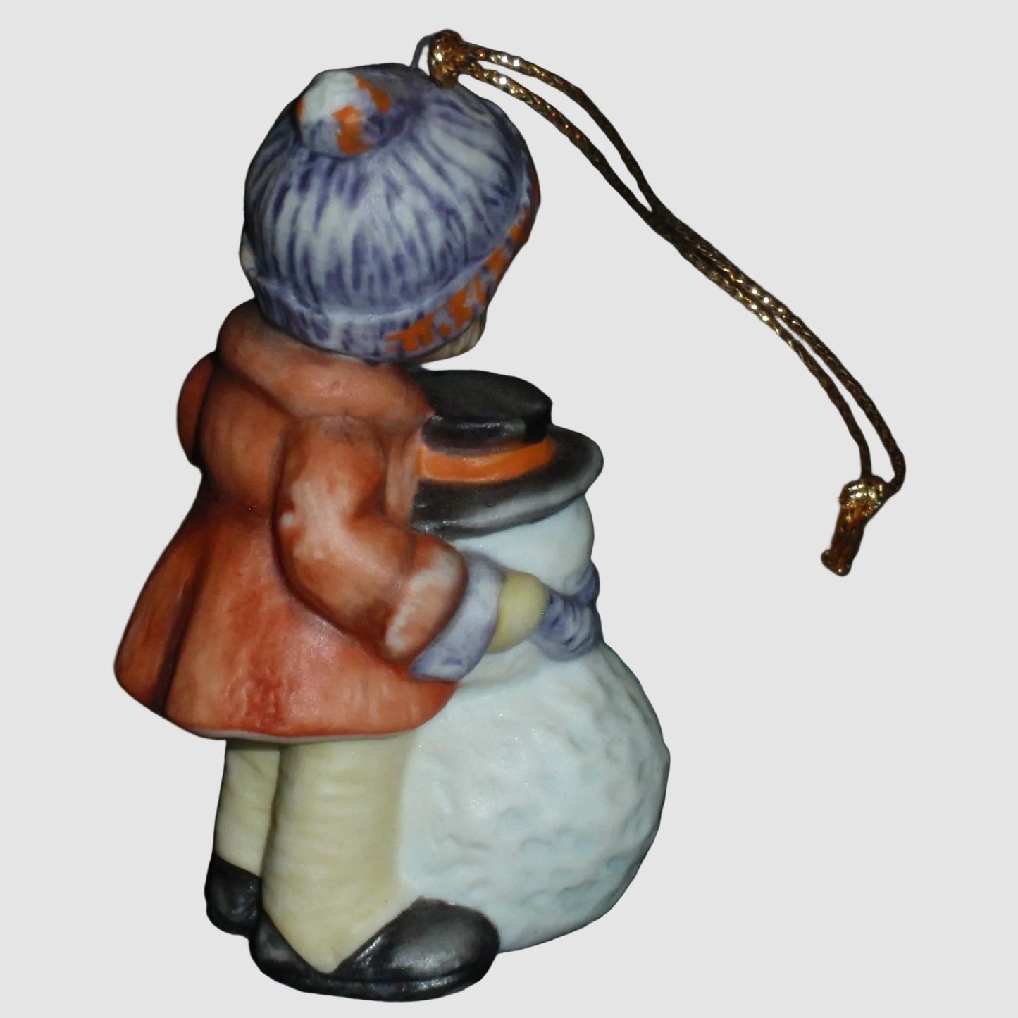 "A Gift For Snowman" 1999 Goebel Berta Hummel Christmas Ornament (3")
