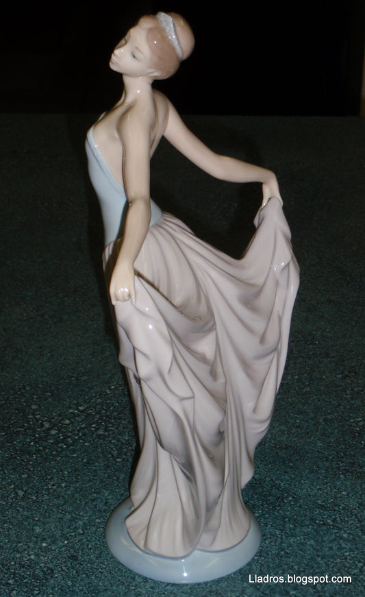 The Dancer Elegant Lladro Figurine #5050 - RARE Retired Collectible Gift!