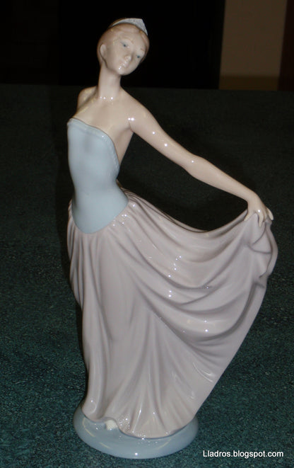 The Dancer Elegant Lladro Figurine #5050 - RARE Retired Collectible Gift!