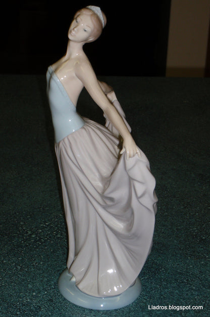 The Dancer Elegant Lladro Figurine #5050 - RARE Retired Collectible Gift!