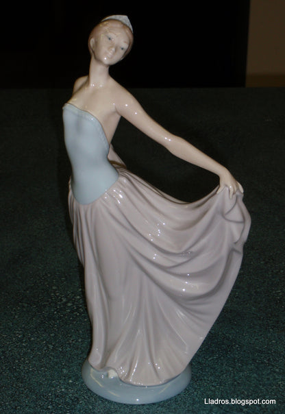 The Dancer Elegant Lladro Figurine #5050 - RARE Retired Collectible Gift!