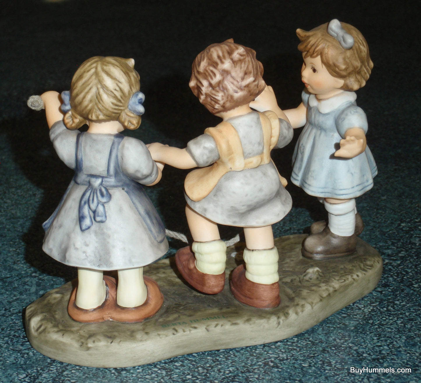 Goebel Berta Hummel "Jump For Joy" Figurine #231 - Girls Jumping Rope!