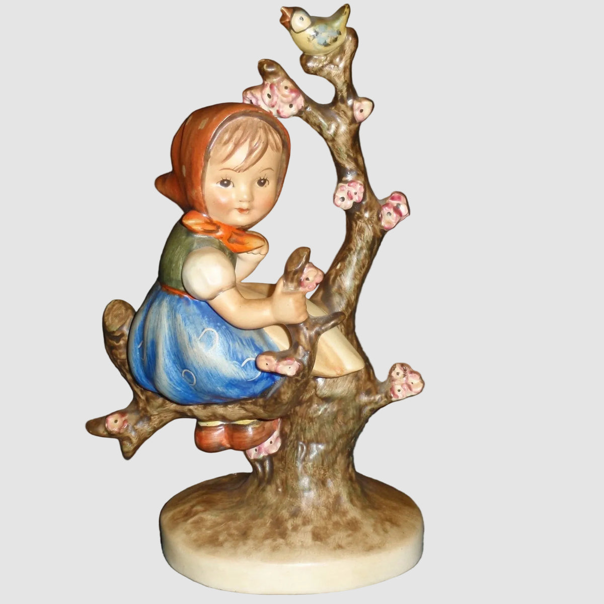 "Apple Tree Girl" Goebel Hummel Figurine #141/I - Large 6" TMK2 Full Bee