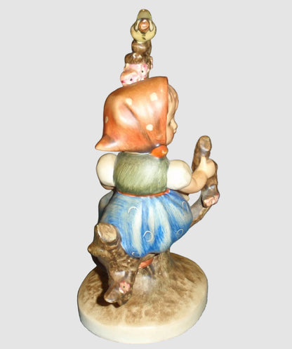 "Apple Tree Girl" Goebel Hummel Figurine #141/I - Large 6" TMK2 Full Bee