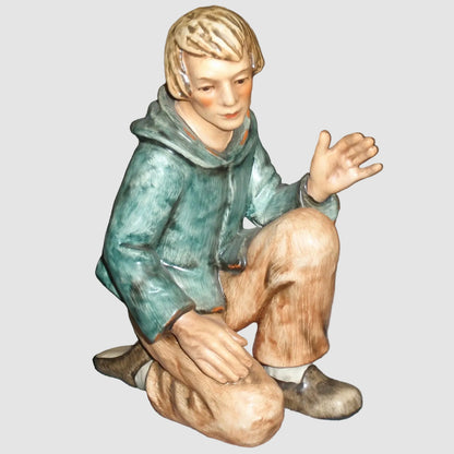 "Kneeling Shepherd" Jumbo Nativity Goebel Hummel Figurine #260/J (7")