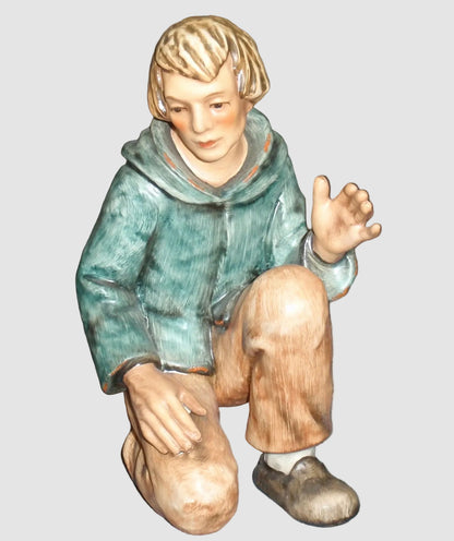 "Kneeling Shepherd" Jumbo Nativity Goebel Hummel Figurine #260/J (7")