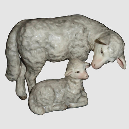 "Sheep & Lamb" Jumbo Nativity Goebel Hummel Figurine #260/H (5")