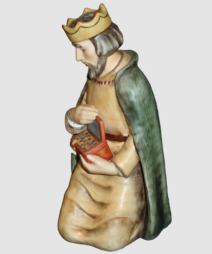 "Kneeling King" Jumbo Nativity Goebel Hummel Figurine #260/P (9")
