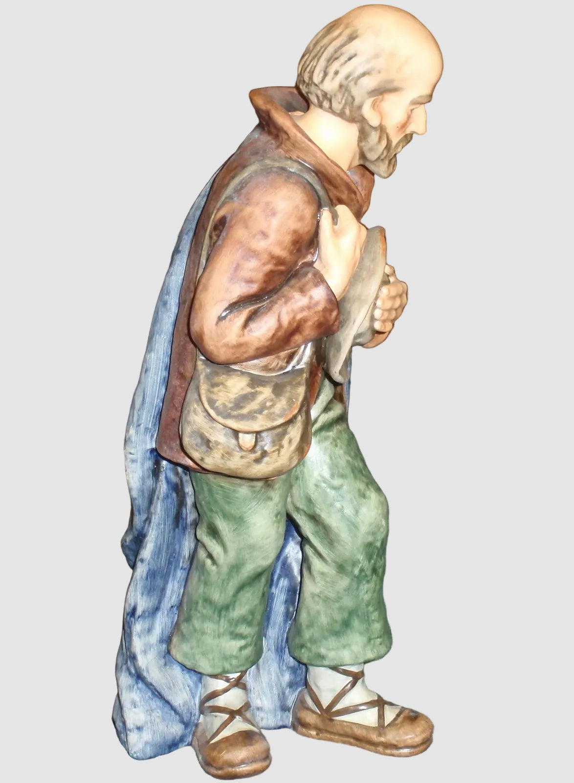 "Shepherd Standing" Jumbo Nativity Goebel Hummel Figurine #260/G (12")