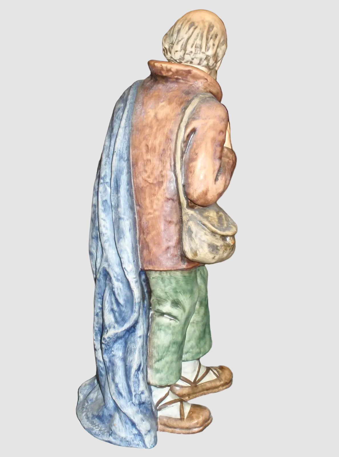 "Shepherd Standing" Jumbo Nativity Goebel Hummel Figurine #260/G (12")