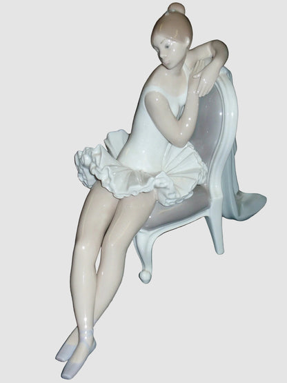 "Classic Dance" Lladro Porcelain Figurine #4847 - Seated Ballerina (12.5")
