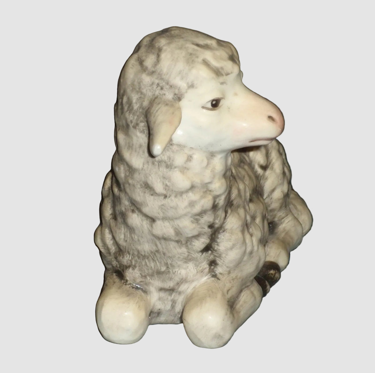 "Sheep Laying" Jumbo Nativity Goebel Hummel Figurine #260/R (4")