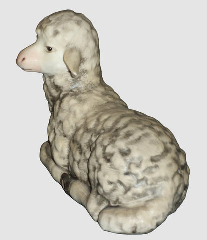 "Sheep Laying" Jumbo Nativity Goebel Hummel Figurine #260/R (4")