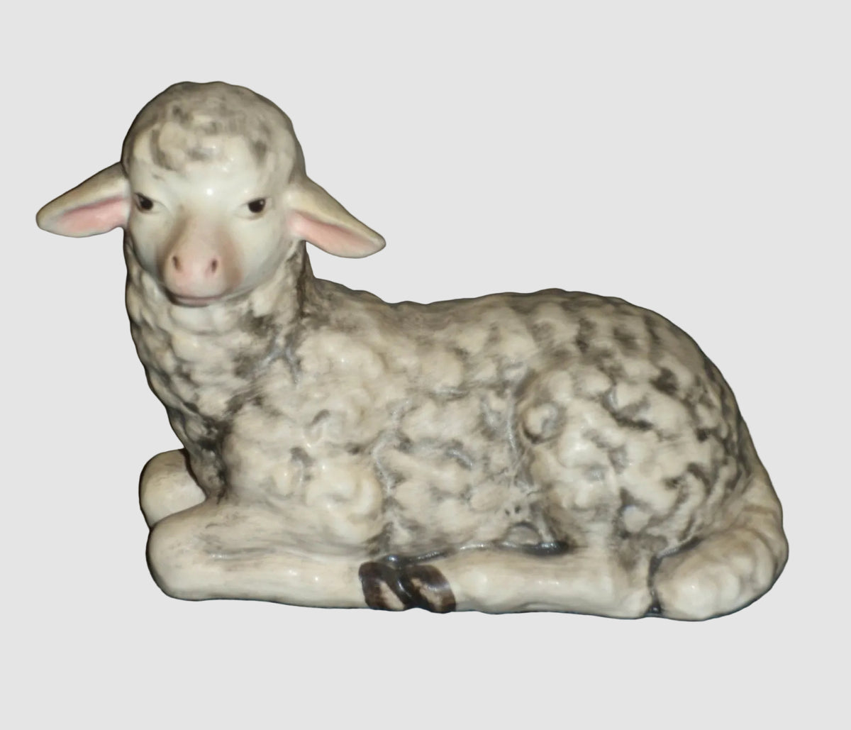 "Sheep Laying" Jumbo Nativity Goebel Hummel Figurine #260/R (4")