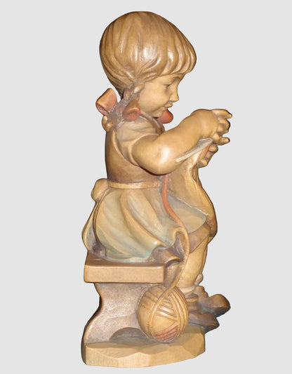 "Girl Knitting" Anri Woodcarving #689-079 Signed Ulrich Bernardi (7.5")