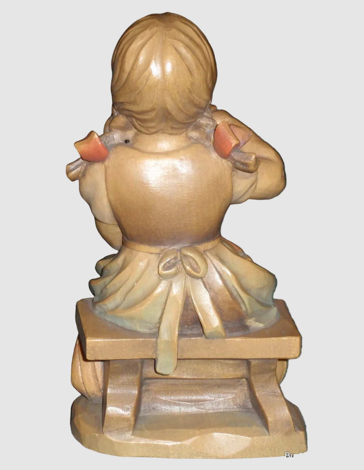 "Girl Knitting" Anri Woodcarving #689-079 Signed Ulrich Bernardi (7.5")