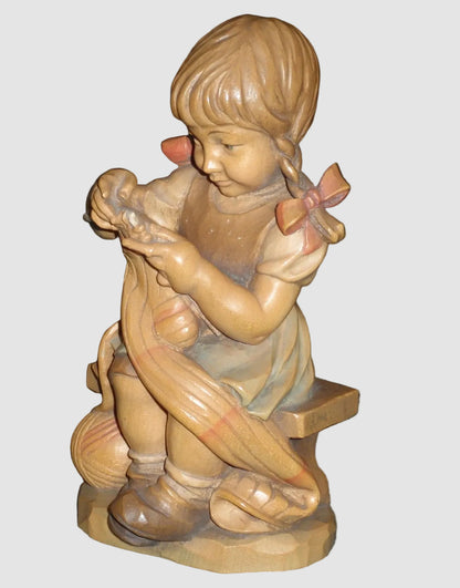 "Girl Knitting" Anri Woodcarving #689-079 Signed Ulrich Bernardi (7.5")