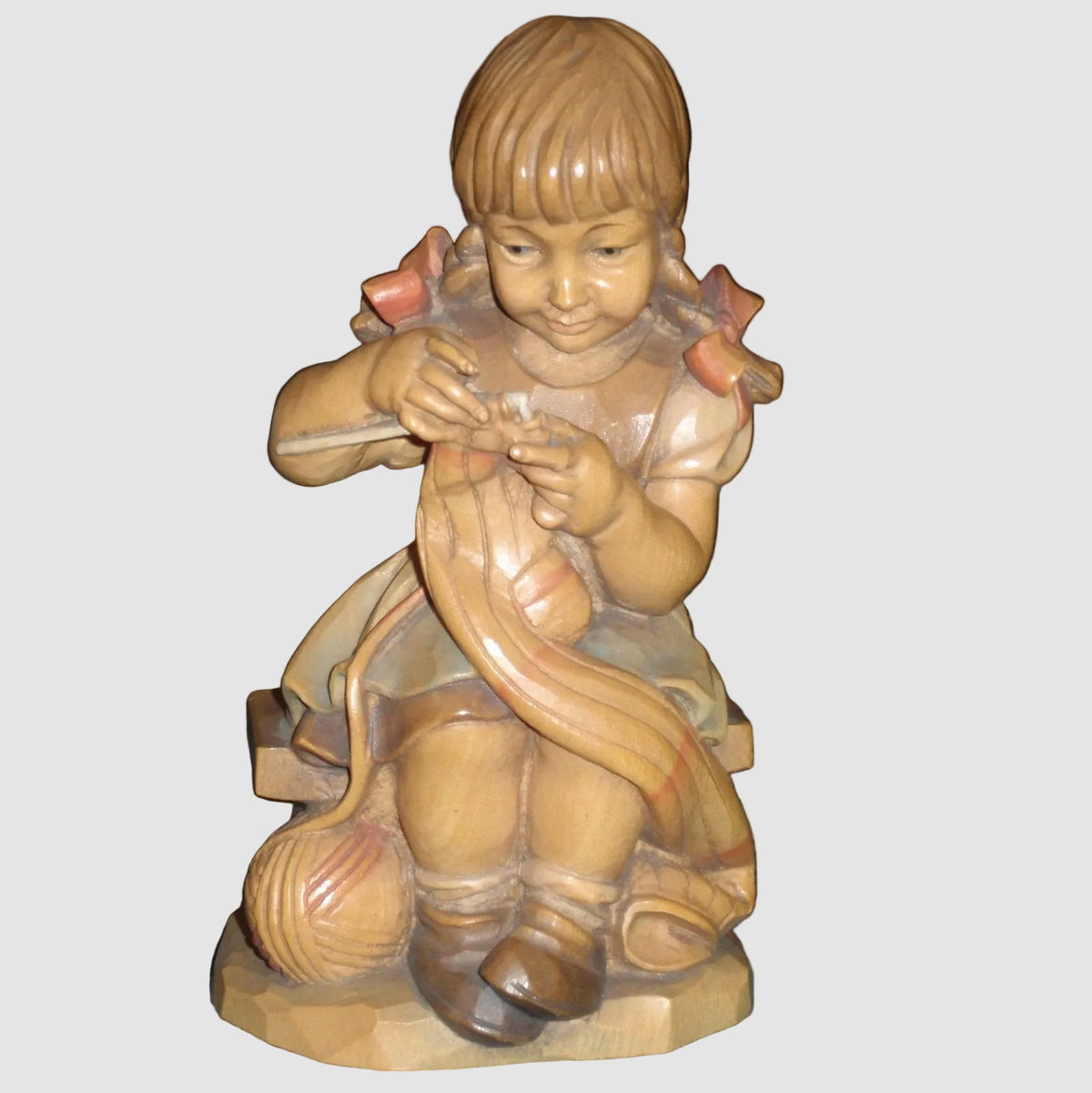 "Girl Knitting" Anri Woodcarving #689-079 Signed Ulrich Bernardi (7.5")