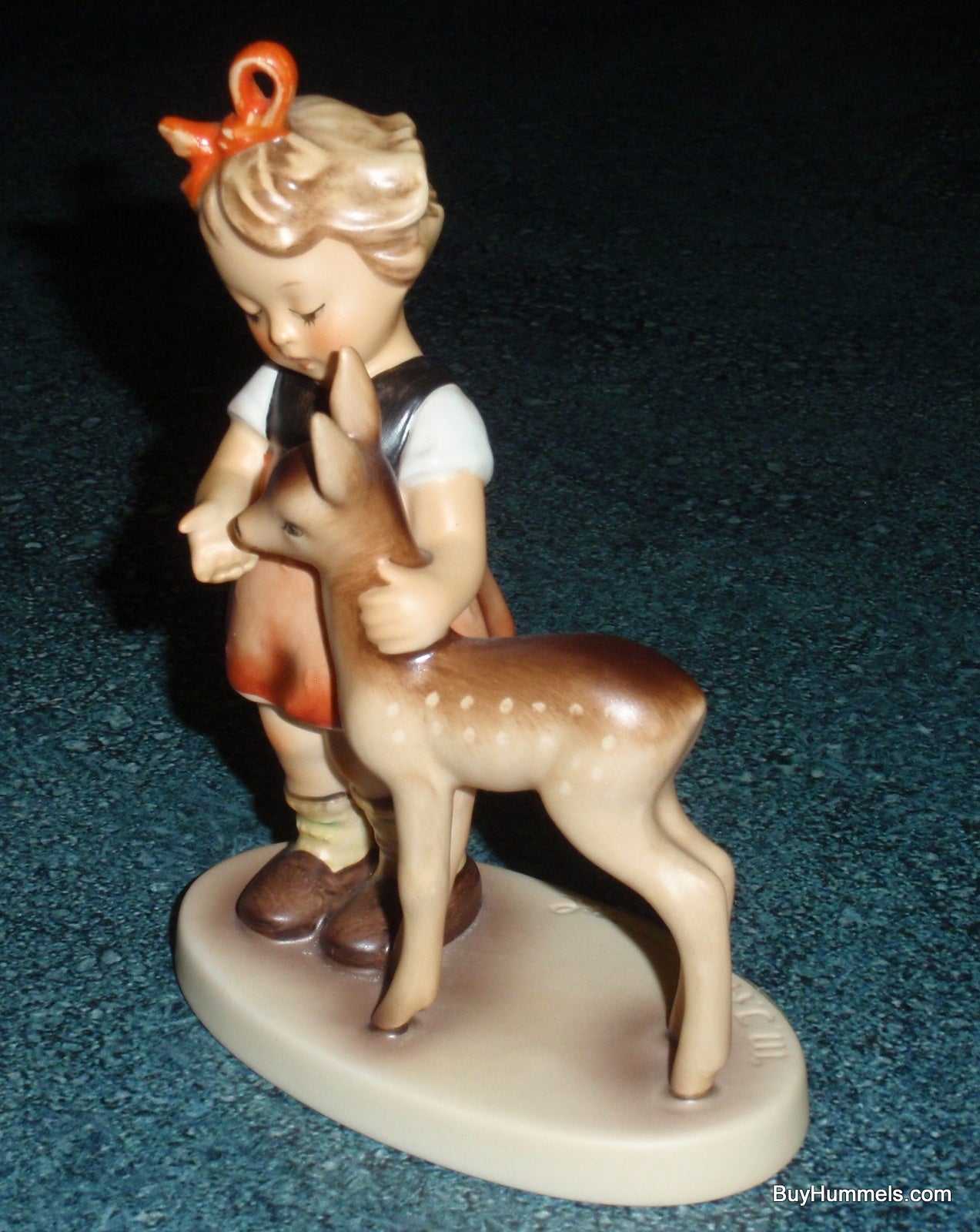 "Friends" Goebel Hummel Figurine #136/1 - Little Girl With Fawn - ADORABLE!