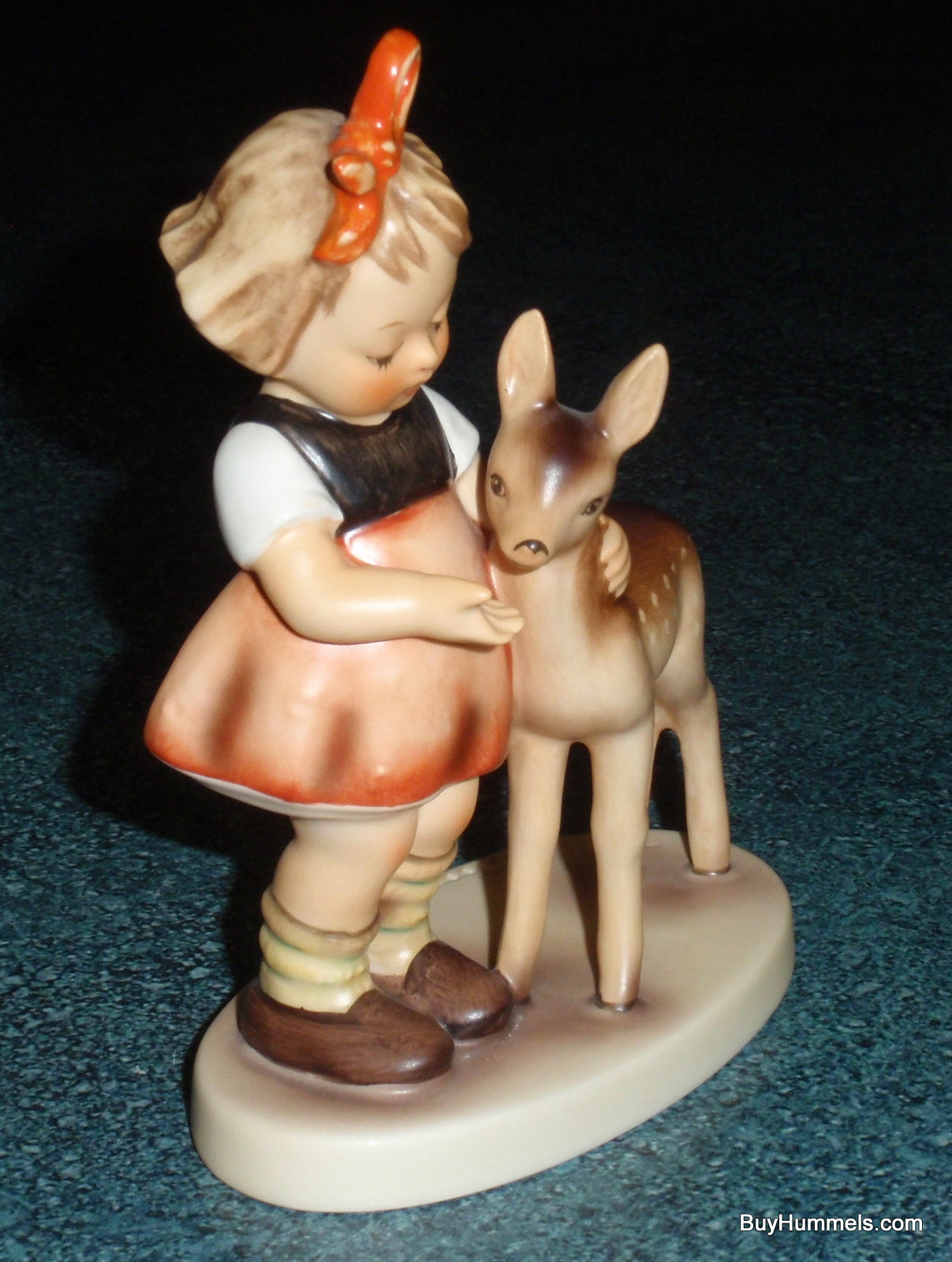 "Friends" Goebel Hummel Figurine #136/1 - Little Girl With Fawn - ADORABLE!