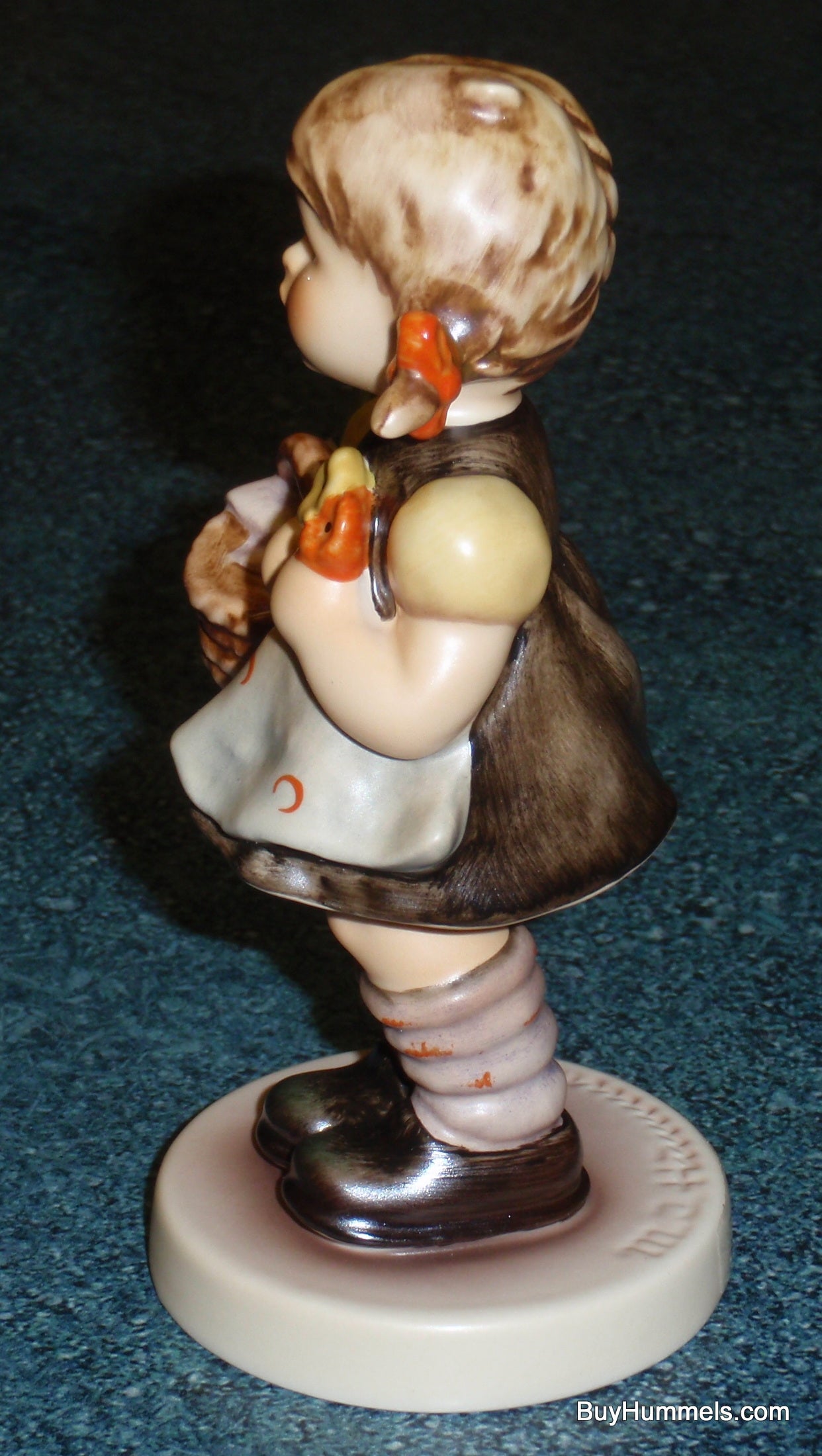 "Little Visitor" Goebel Hummel Figurine #563/0 TMK7 Little Girl With Basket - ADORABLE GIFT!