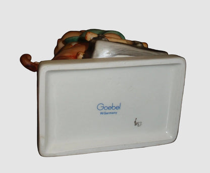 "Merry Wanderer" Goebel Hummel Large 7" Figurine #7/I With Original Box