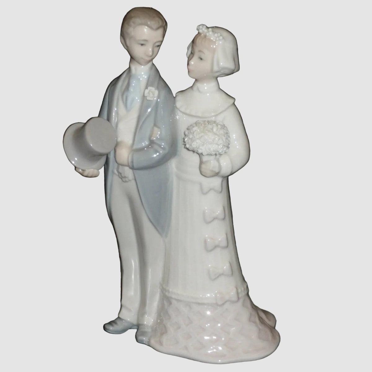 "Wedding Day" Lladro Bride & Groom Figurine #4808 7.75" With Box