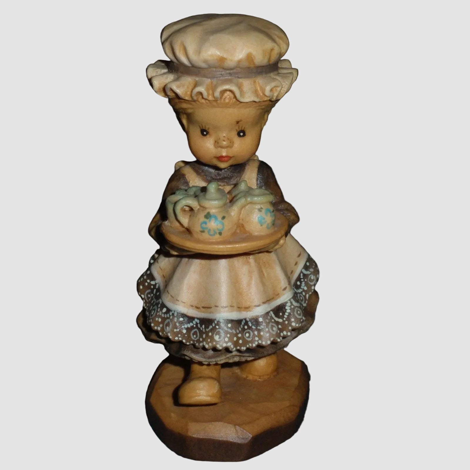 The Anri Wood Carving Gallery – HummelsAndMore