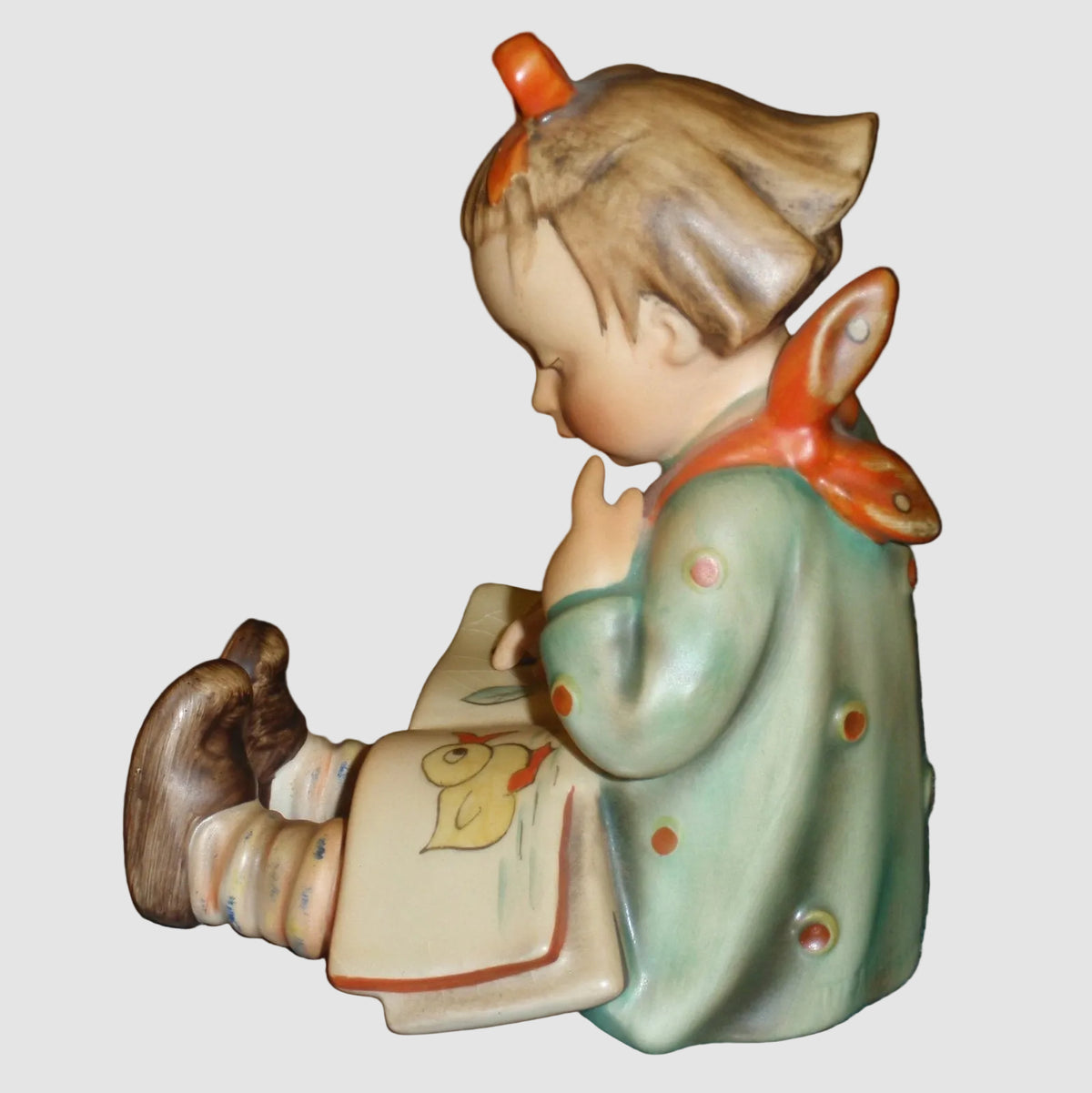 "Bookworm Girl" Goebel Hummel Figurine #3/I (TMK-2 Full Bee)