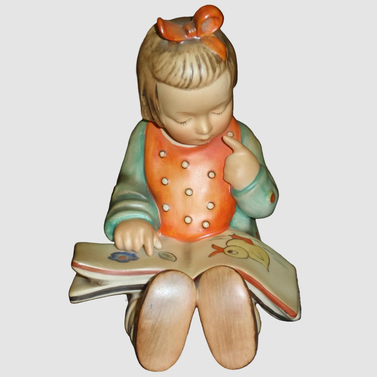 "Bookworm Girl" Goebel Hummel Figurine #3/I (TMK-2 Full Bee)