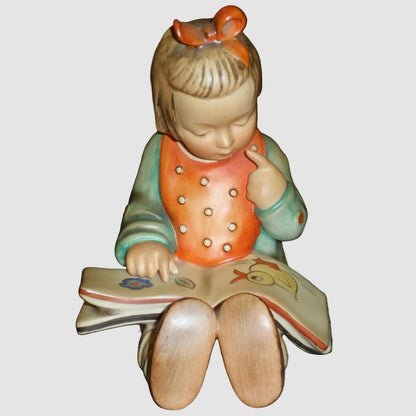 "Bookworm Girl" Goebel Hummel Figurine #3/I (TMK-2 Full Bee)