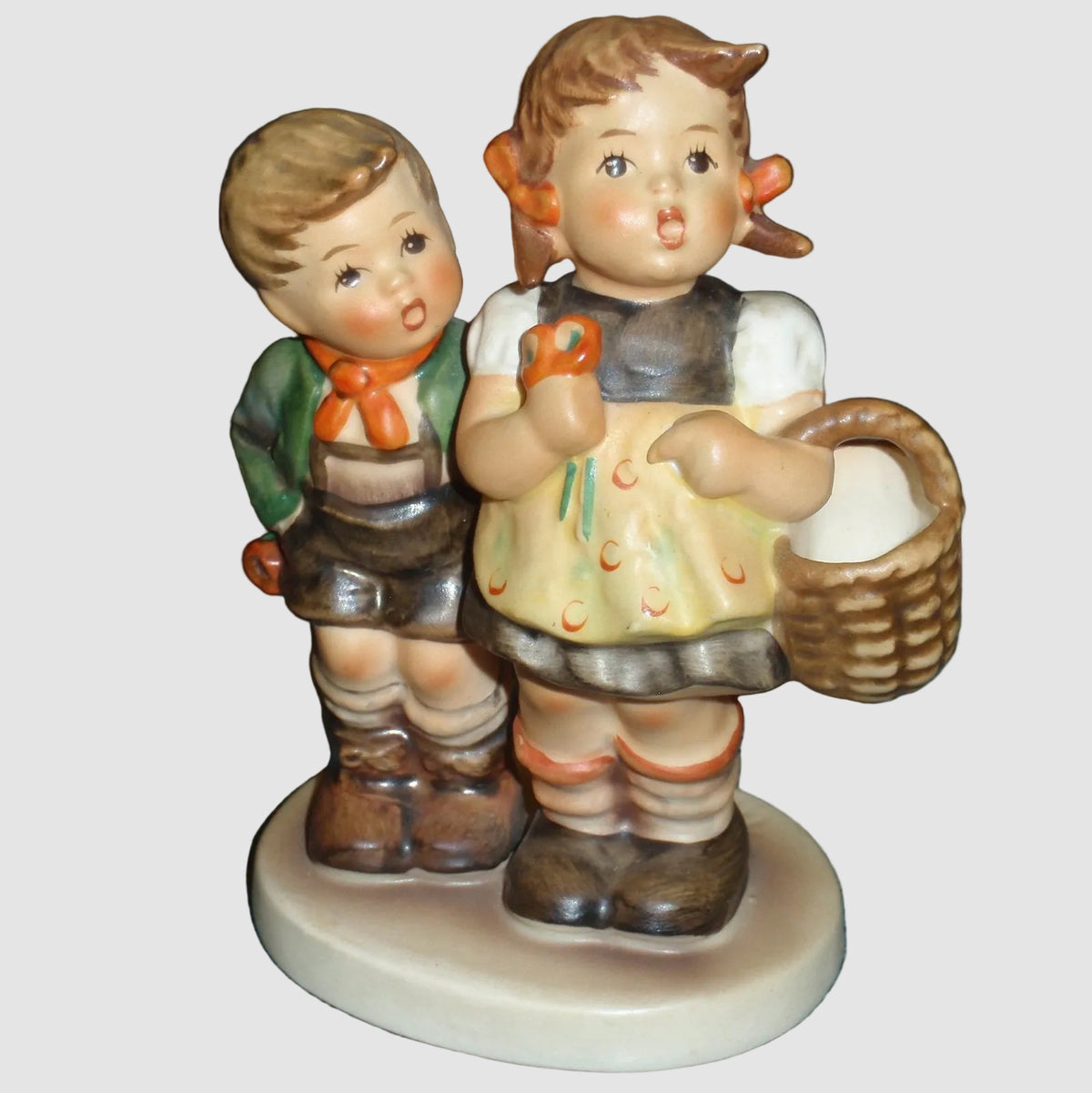 "To Market" Goebel Hummel Figurine #49 3/0 (4")